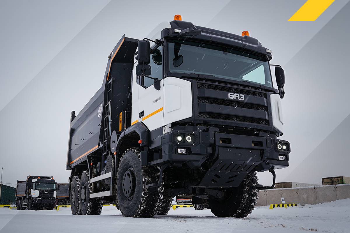 Наращиваются поставки серийных автомобилей дилерам