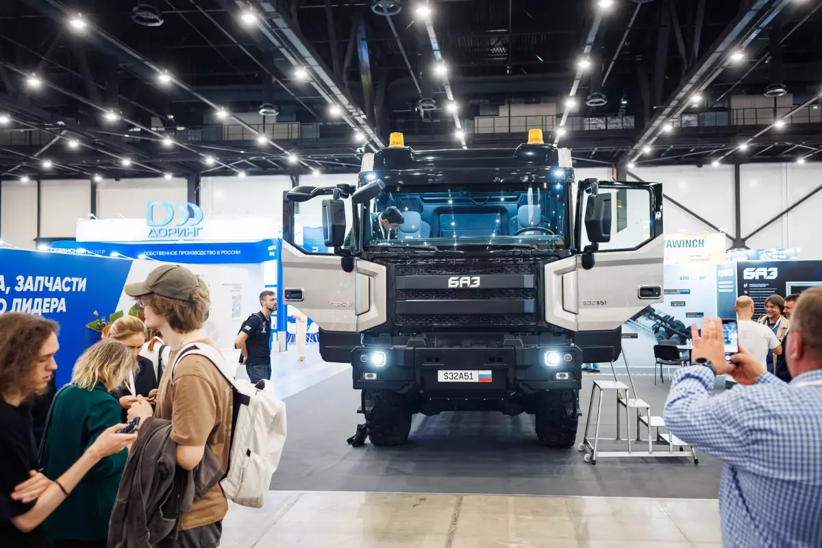 Новая эра тяжёлой техники БАЗ на ЕСТ 2025