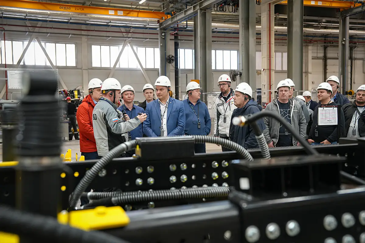 Представители ПАО «Россети Ленэнерго» оценили новые грузовые автомобили БАЗ