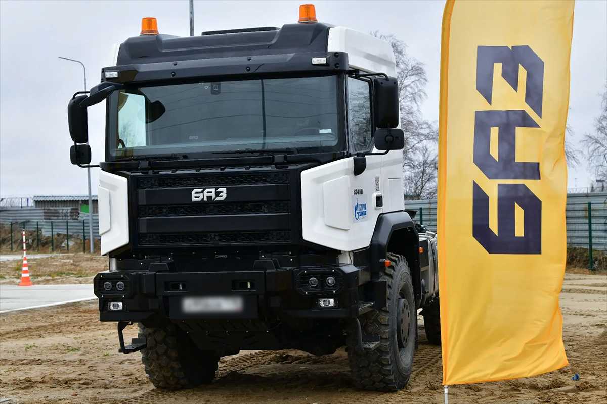 Тягач БАЗ представили профессиональным водителям в Новом Уренгое
